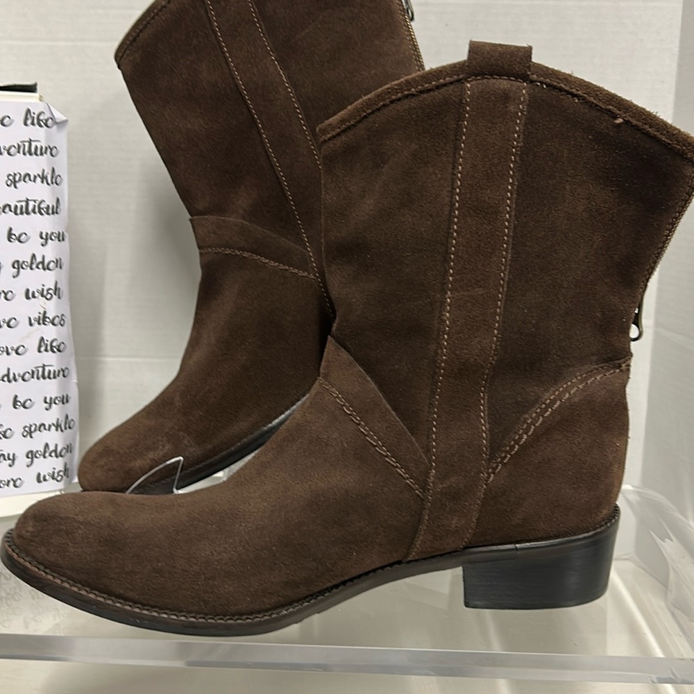 Garnet Hill boots. Size 8.5 in brown suede